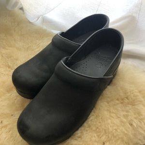 Matte Black Dansko clogs size 39